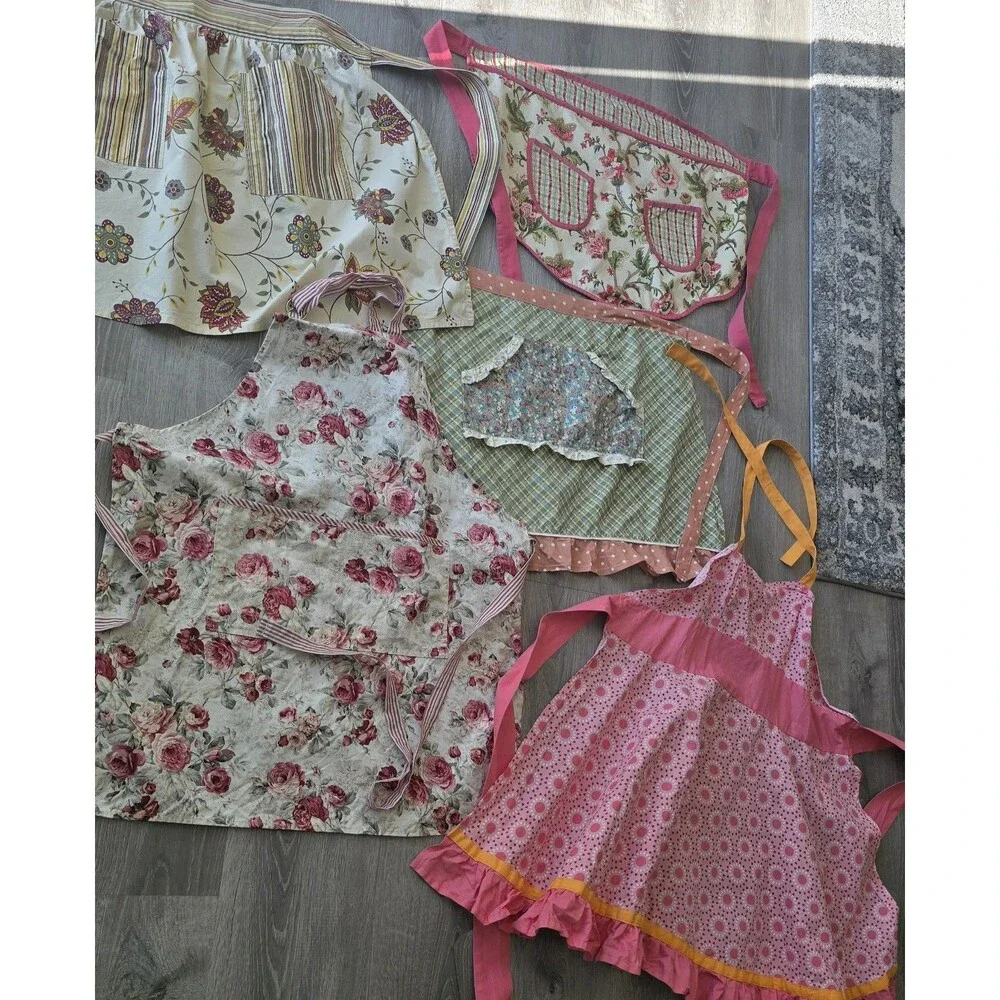 Lot of 5 Womans Aprons Half & Bib ~ Floral Scalloped  Ruffle Feminine Designs - Picture 7 of 12